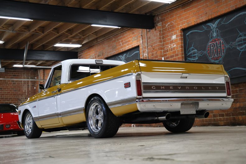Chevrolet-C10-1972-Gold-Black-ampamp-Yellow-H-29
