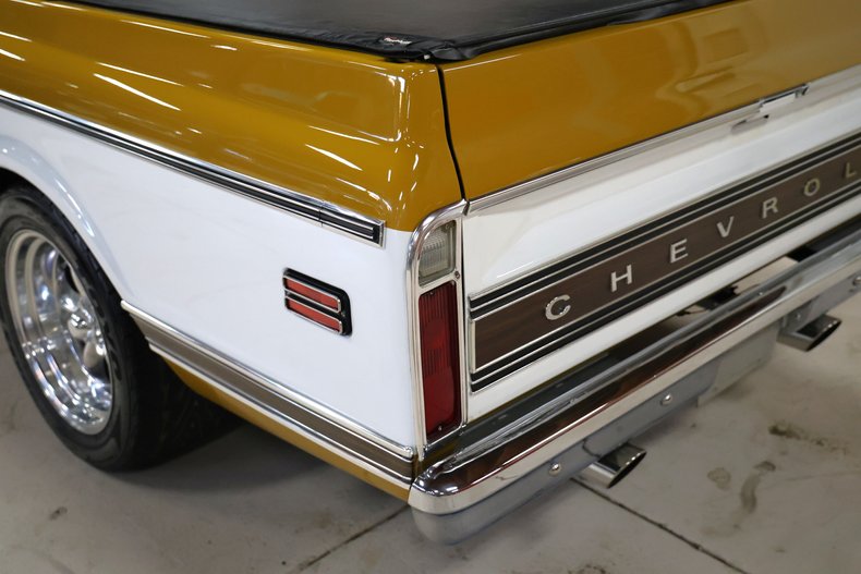 Chevrolet-C10-1972-Gold-Black-ampamp-Yellow-H-30