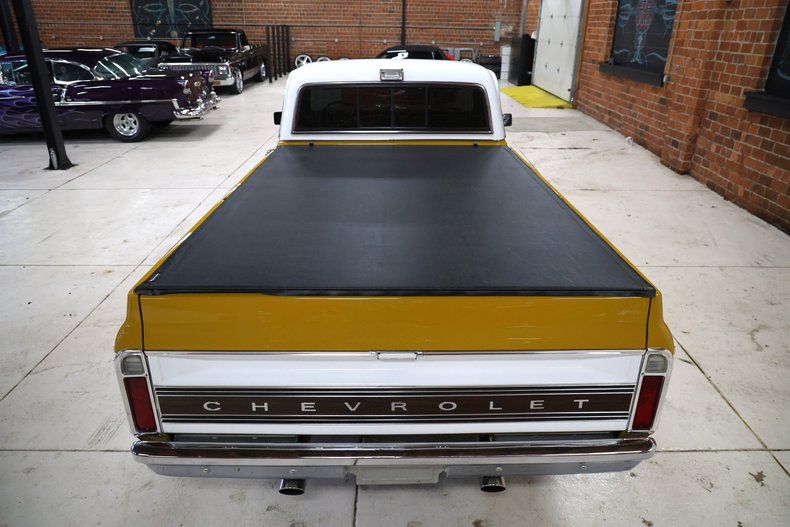 Chevrolet-C10-1972-Gold-Black-ampamp-Yellow-H-32