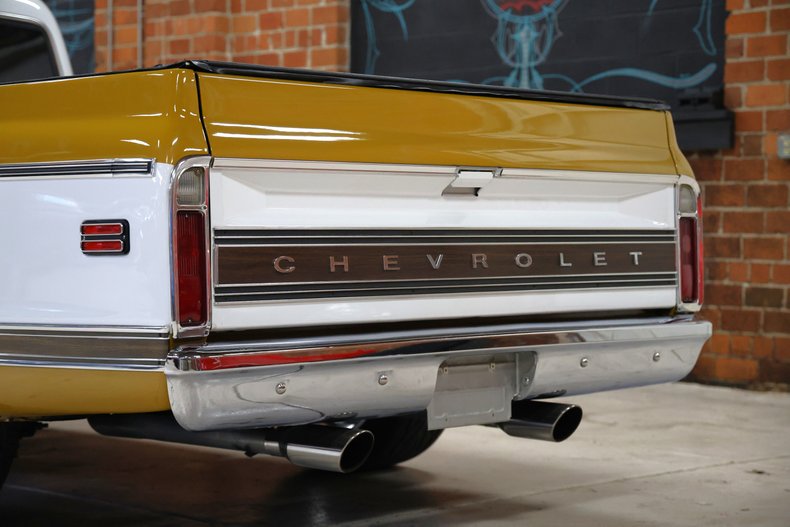 Chevrolet-C10-1972-Gold-Black-ampamp-Yellow-H-34