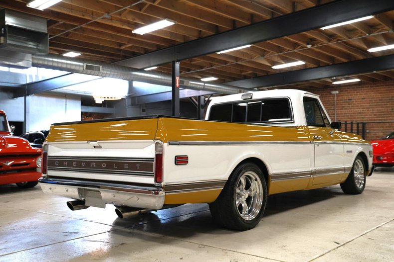 Chevrolet-C10-1972-Gold-Black-ampamp-Yellow-H-38