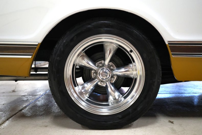 Chevrolet-C10-1972-Gold-Black-ampamp-Yellow-H-39