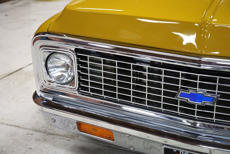 Chevrolet-C10-1972-Gold-Black-ampamp-Yellow-H-41