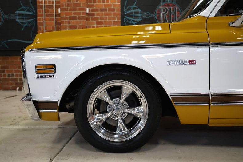 Chevrolet-C10-1972-Gold-Black-ampamp-Yellow-H-42