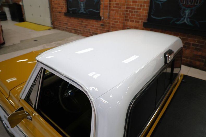 Chevrolet-C10-1972-Gold-Black-ampamp-Yellow-H-44
