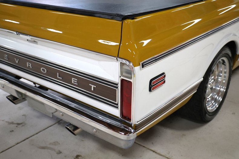 Chevrolet-C10-1972-Gold-Black-ampamp-Yellow-H-48