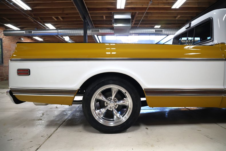 Chevrolet-C10-1972-Gold-Black-ampamp-Yellow-H-49