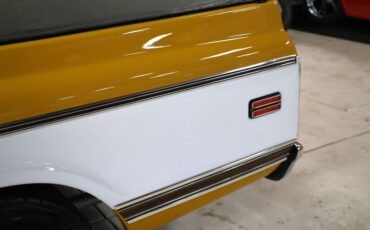 Chevrolet-C10-1972-Gold-Black-ampamp-Yellow-H-5