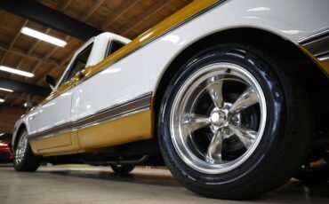Chevrolet-C10-1972-Gold-Black-ampamp-Yellow-H-6
