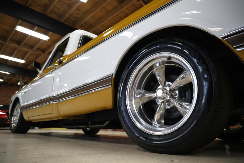 Chevrolet-C10-1972-Gold-Black-ampamp-Yellow-H-6