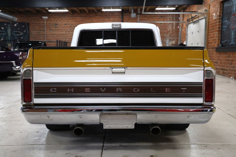 Chevrolet-C10-1972-Gold-Black-ampamp-Yellow-H-8