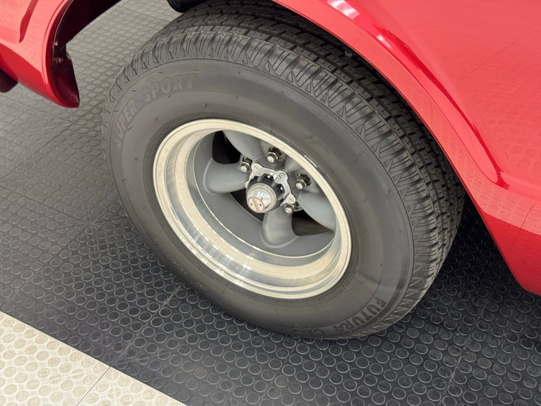 Chevrolet-C10-1972-Ruby-Red-Metallic-Black-12