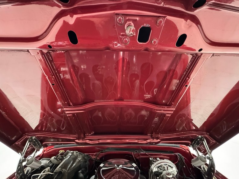 Chevrolet-C10-1972-Ruby-Red-Metallic-Black-2