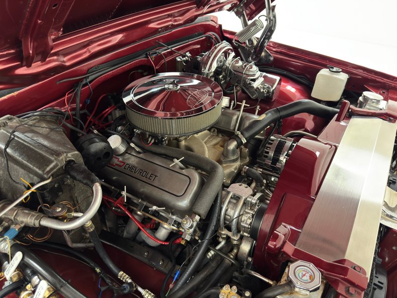 Chevrolet-C10-1972-Ruby-Red-Metallic-Black-24