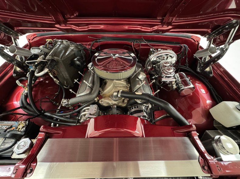 Chevrolet-C10-1972-Ruby-Red-Metallic-Black-25