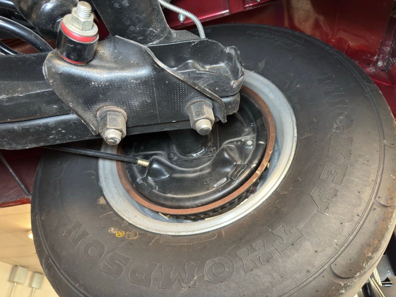 Chevrolet-C10-1972-Ruby-Red-Metallic-Black-3