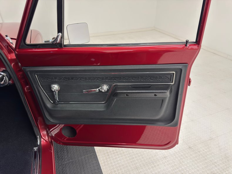 Chevrolet-C10-1972-Ruby-Red-Metallic-Black-31