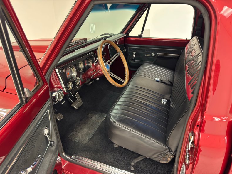 Chevrolet-C10-1972-Ruby-Red-Metallic-Black-33