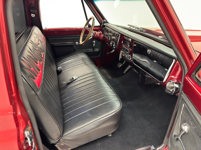 Chevrolet-C10-1972-Ruby-Red-Metallic-Black-35