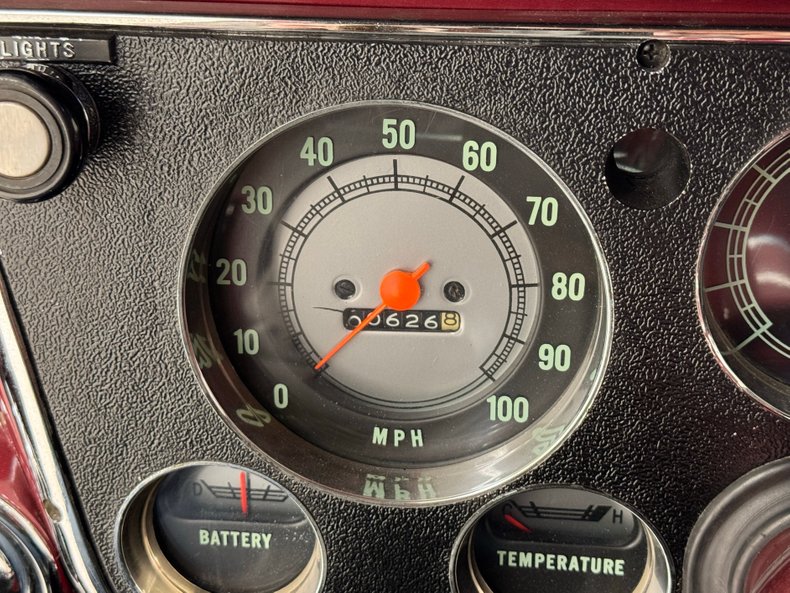 Chevrolet-C10-1972-Ruby-Red-Metallic-Black-38