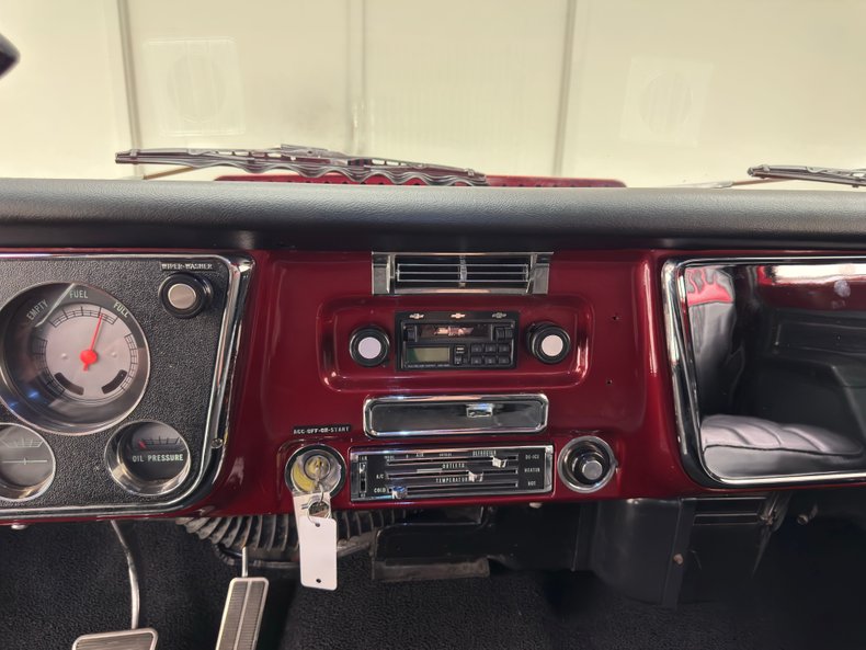 Chevrolet-C10-1972-Ruby-Red-Metallic-Black-39