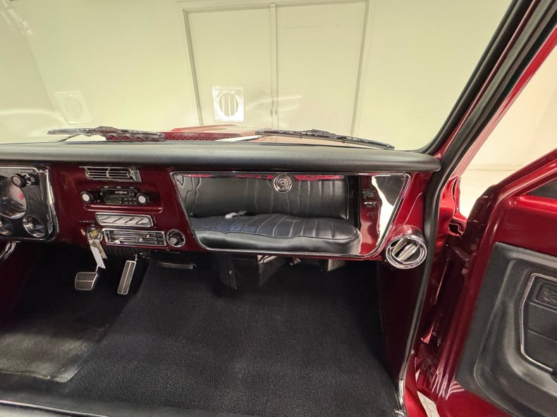 Chevrolet-C10-1972-Ruby-Red-Metallic-Black-40