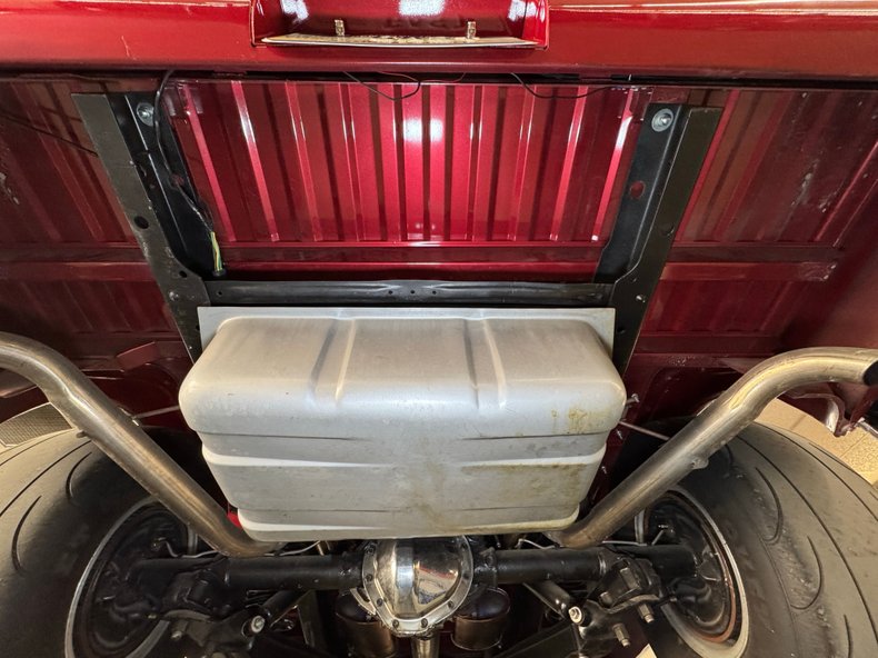 Chevrolet-C10-1972-Ruby-Red-Metallic-Black-44