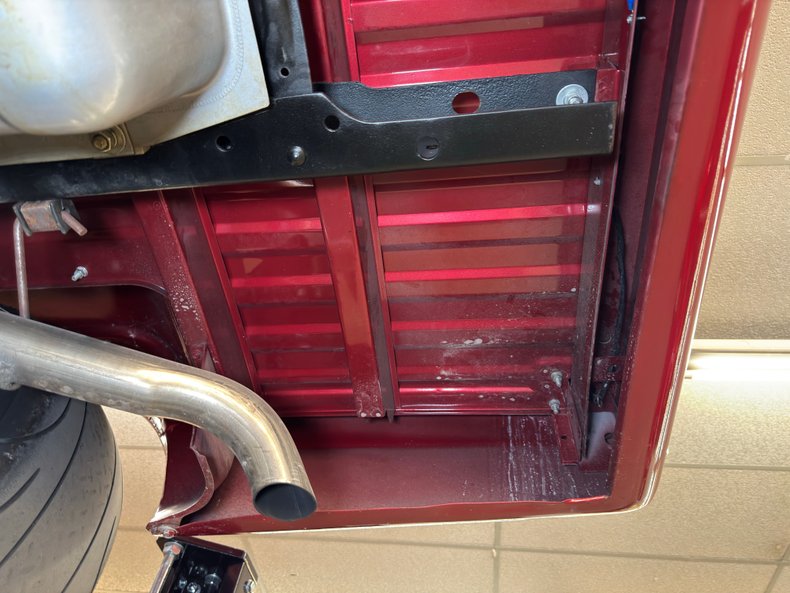 Chevrolet-C10-1972-Ruby-Red-Metallic-Black-46