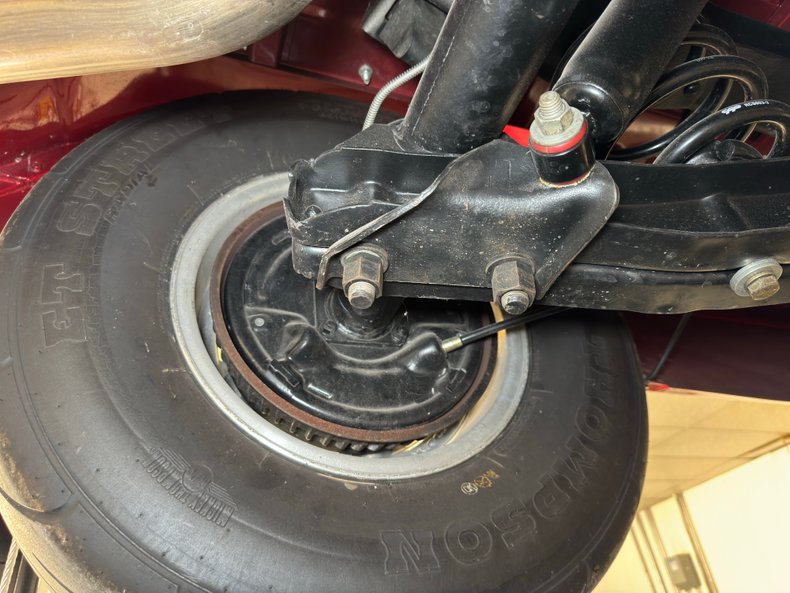 Chevrolet-C10-1972-Ruby-Red-Metallic-Black-49