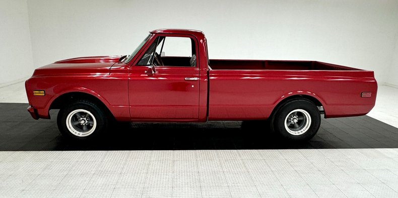 Chevrolet-C10-1972-Ruby-Red-Metallic-Black