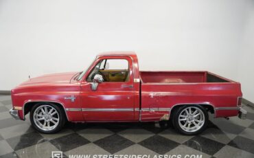 Chevrolet-C10-1987-Apple-Red-Doe-Skin-Tan-15