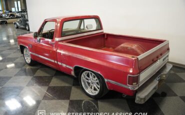 Chevrolet-C10-1987-Apple-Red-Doe-Skin-Tan-17