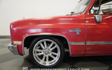 Chevrolet-C10-1987-Apple-Red-Doe-Skin-Tan-23