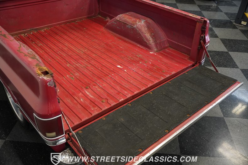 Chevrolet-C10-1987-Apple-Red-Doe-Skin-Tan-30