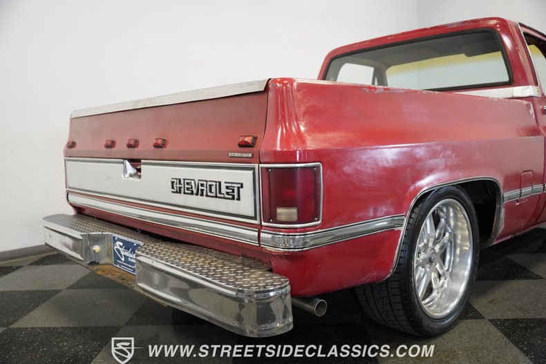 Chevrolet-C10-1987-Apple-Red-Doe-Skin-Tan-33