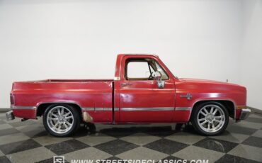 Chevrolet-C10-1987-Apple-Red-Doe-Skin-Tan-37