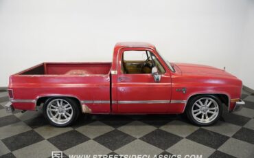 Chevrolet-C10-1987-Apple-Red-Doe-Skin-Tan-38
