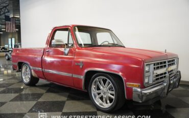 Chevrolet-C10-1987-Apple-Red-Doe-Skin-Tan-39
