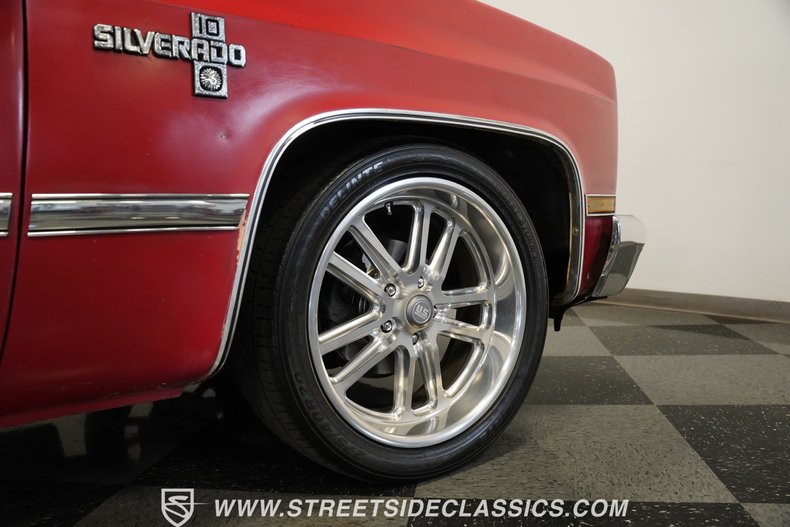 Chevrolet-C10-1987-Apple-Red-Doe-Skin-Tan-41