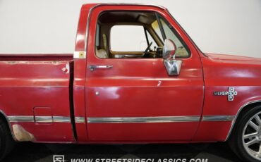 Chevrolet-C10-1987-Apple-Red-Doe-Skin-Tan-43