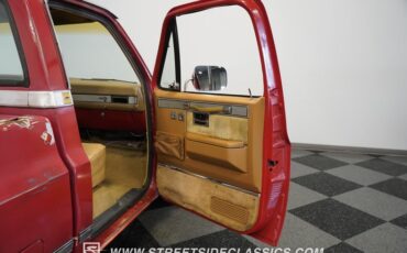 Chevrolet-C10-1987-Apple-Red-Doe-Skin-Tan-47