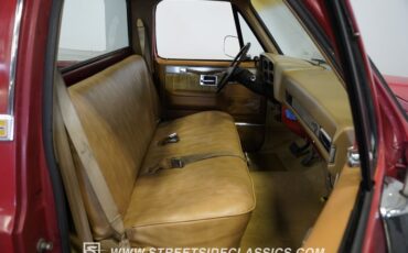 Chevrolet-C10-1987-Apple-Red-Doe-Skin-Tan-49