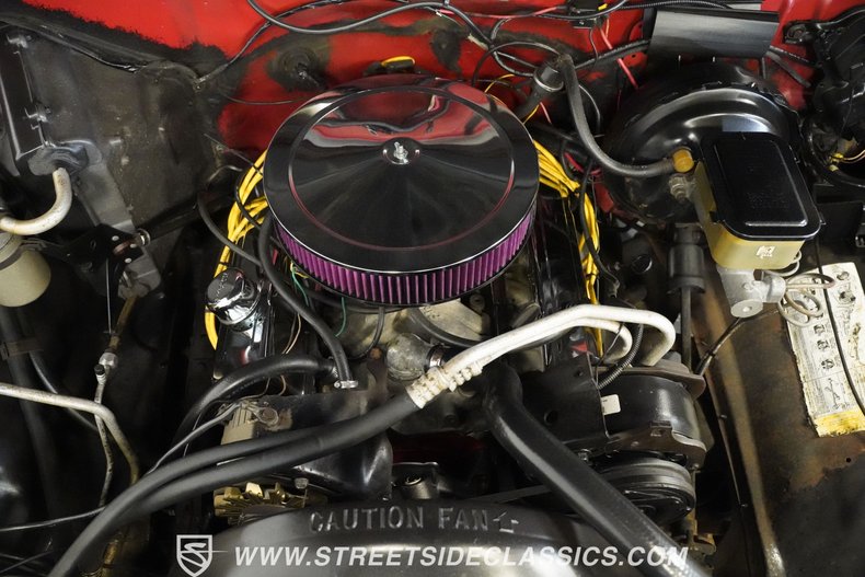 Chevrolet-C10-1987-Apple-Red-Doe-Skin-Tan-9