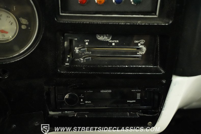 Chevrolet-C30-1973-White-Black-12