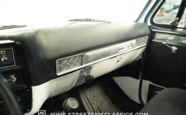 Chevrolet-C30-1973-White-Black-14