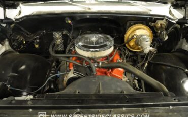 Chevrolet-C30-1973-White-Black-17