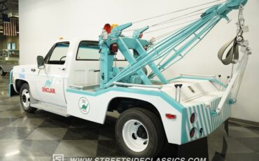 Chevrolet-C30-1973-White-Black-24