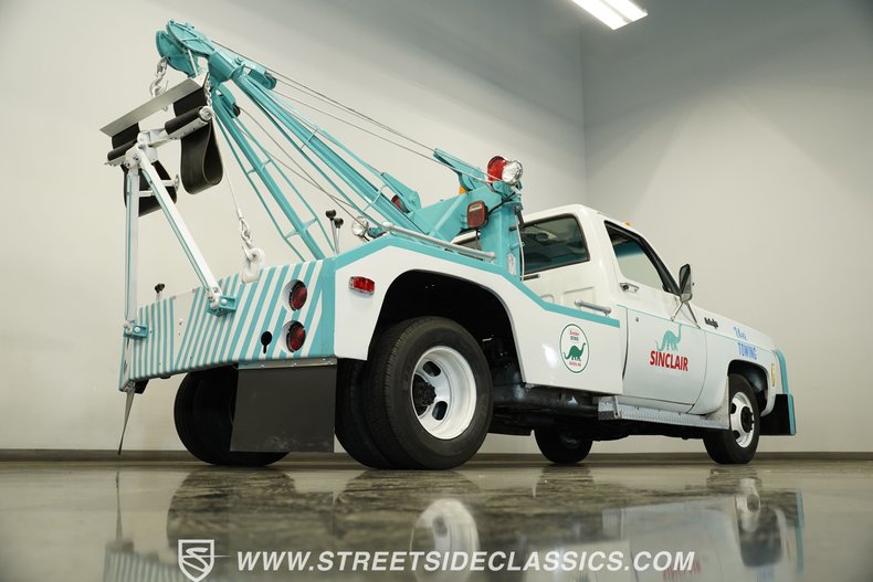 Chevrolet-C30-1973-White-Black-26