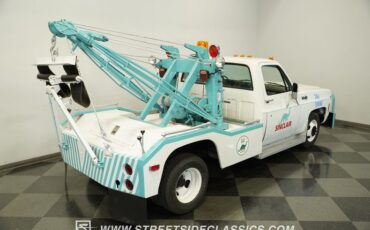 Chevrolet-C30-1973-White-Black-28