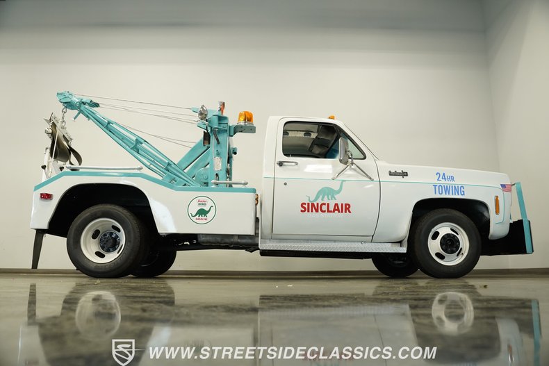 Chevrolet-C30-1973-White-Black-29